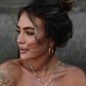 Meet your Posher, Dana